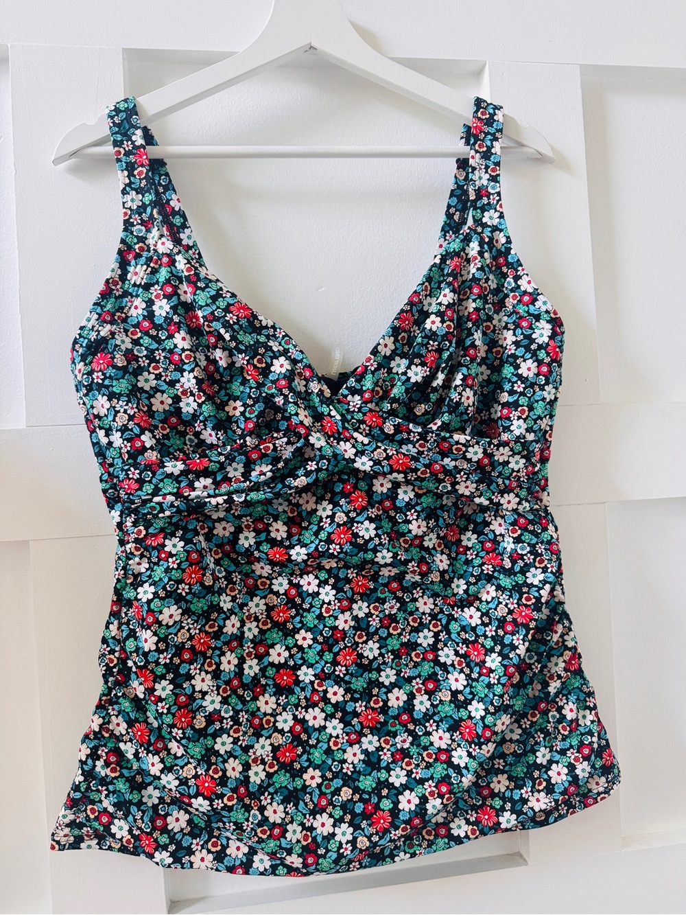 Lands' End Black Floral Tankini Swimwear Top - 14D - Picture 2 of 10